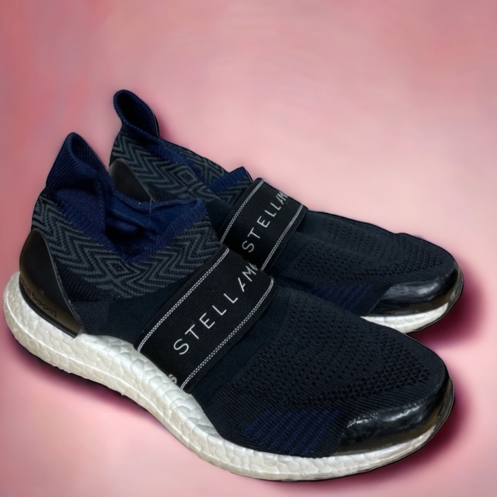 Adidas UltraBoost X Stella McCartney
Black & White 3D Sneaker Size 5